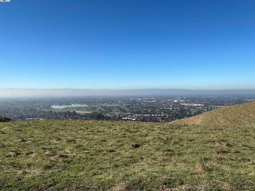 2 Morrison Canyon Rd, Fremont, CA, 94536-4412 | Card Image