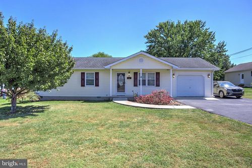83 Declaration Dr, INWOOD, WV, 25428-3700 | Card Image