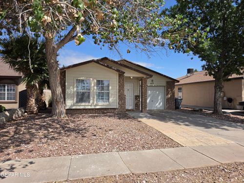 677 Linda Johnson, El Paso, TX, 79932-1817 | Card Image