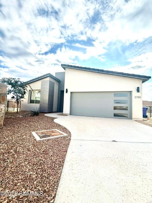 3750 Nightingale Ave, Las Cruces, NM, 88012-0860 | Card Image
