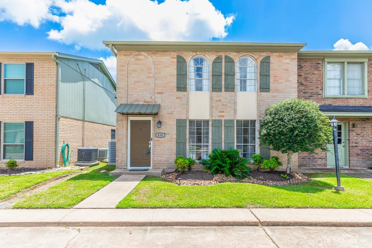 Longmeadow St, Beaumont, TX 77707