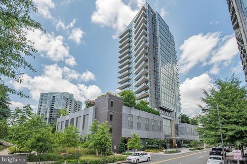 1004-7887 Jones Branch Dr, MCLEAN, VA, 22102 | Card Image