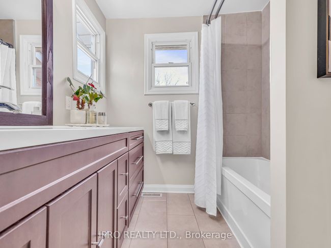 626 Deerhurst Dr, House other with 3 bedrooms, 3 bathrooms and 4 parking in Burlington ON | Image 25
