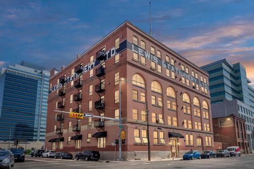 103-240 11 Ave Sw, Calgary, AB, T2R0C3 | Card Image