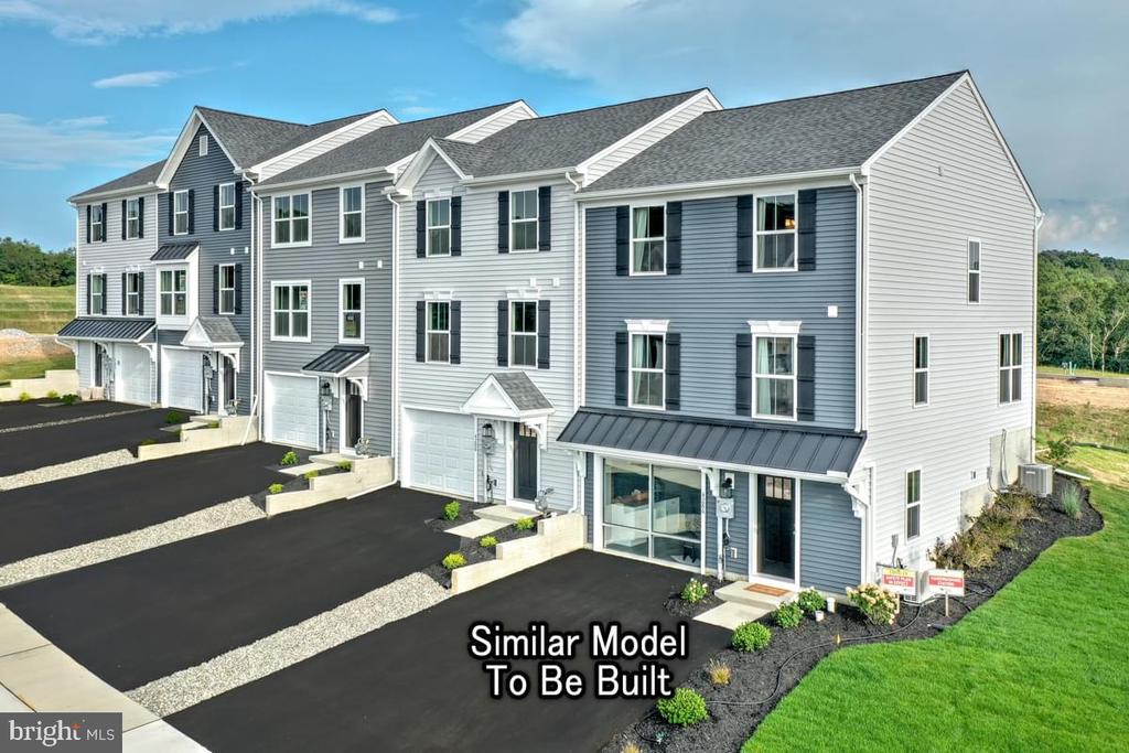 Sussex Pl, Shrewsbury, PA 17361