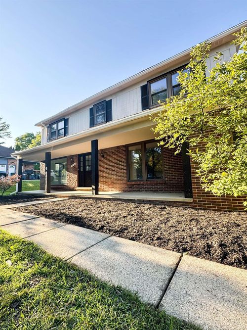 2126 Grenadier Dr, TROY, MI, 48098-5215 | Card Image