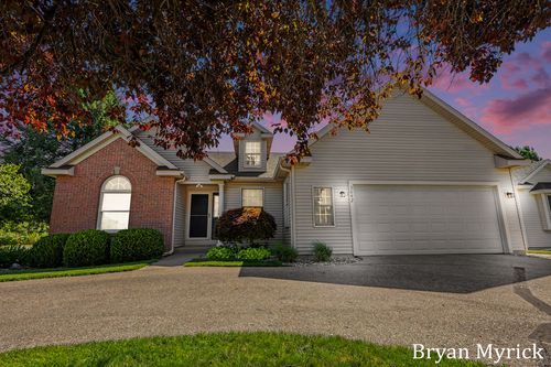 3042 Roberts Way, Holland, MI, 49424-8519 | Card Image