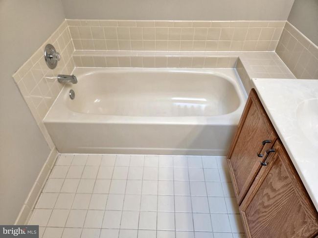 7250 Olde Lantern Way, Townhouse with 3 bedrooms, 4 bathrooms and null parking in SPRINGFIELD VA | Image 31