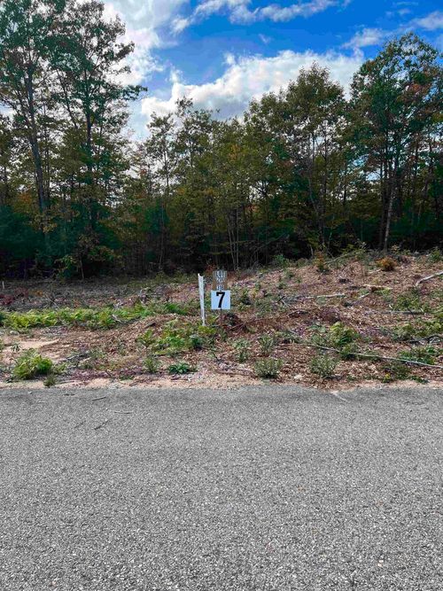 7 Hawthorne Rd, Ossipee, NH, 03864-7314 | Card Image