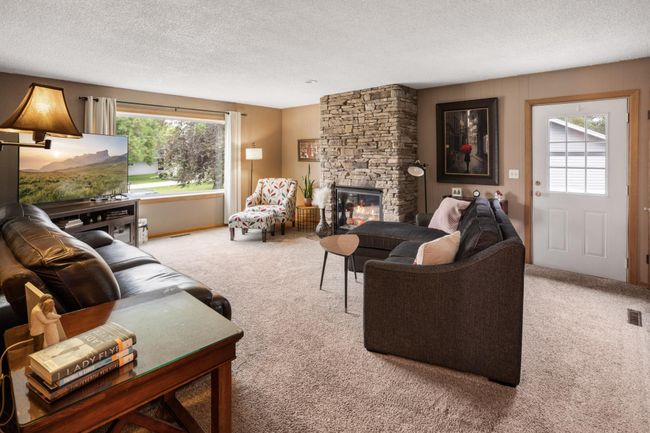 Living Room | Image 10