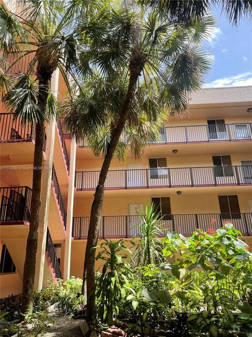 apt-402n-2830 Somerset Dr, Lauderdale Lakes, FL, 33311-9374 | Card Image