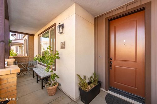 unit-4-135 Farmhouse Dr, Simi Valley, CA, 93065-8413 | Card Image