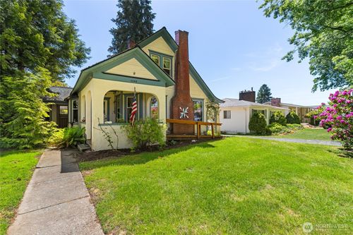 1205 Front St, Lynden, WA, 98264-1829 | Card Image