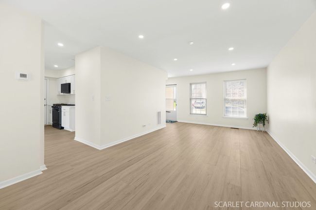 700 Cooper Ct E, House other with 3 bedrooms, 3 bathrooms and 2 parking in Aurora IL | Image 4