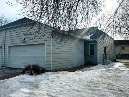 1824 34th St S, Fargo, ND, 58103-4634 | Card Image