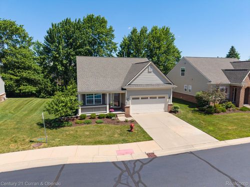 1086 Paddock Dr, South Lyon, MI, 48178-8071 | Card Image