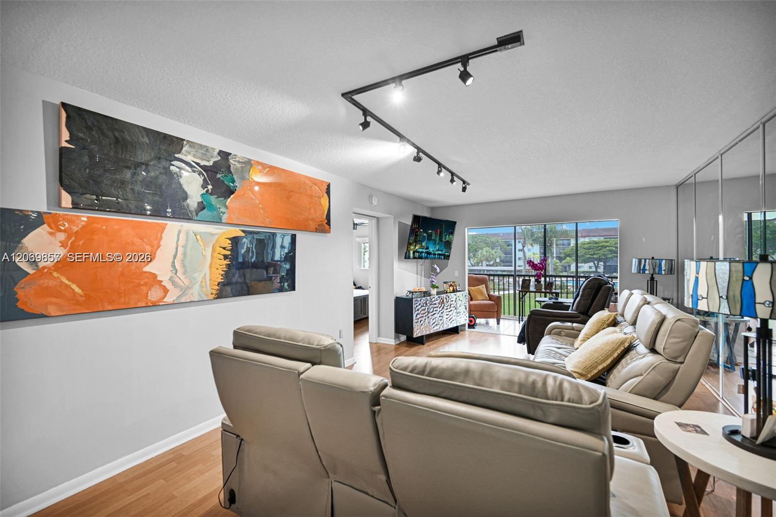 Residential in Pembroke Pines 3