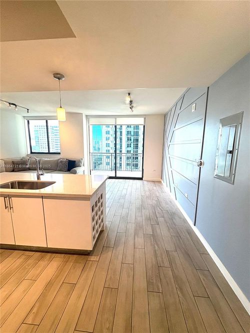 apt-1615-999 Sw 1st Ave, Miami, FL, 33130-3441 | Card Image