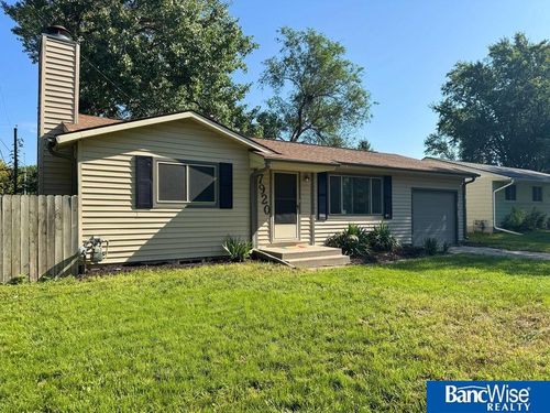 7920 Cherrywood Dr, Lincoln, NE, 68510-2511 | Card Image