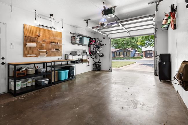Spacious garage! | Image 27