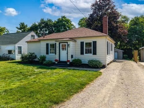 221 Ohio Ave, Wadsworth, OH, 44281-1779 | Card Image