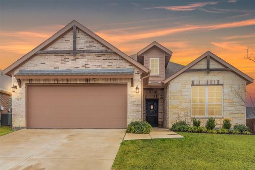 717 Woodcrest Dr, Ennis, TX, 75119-7753 | Card Image