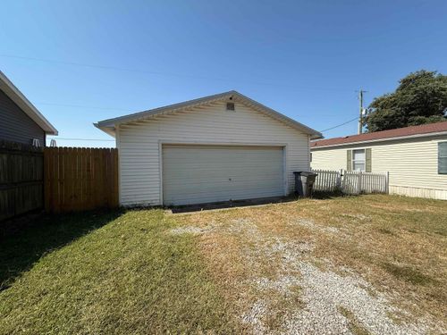 3015 Benjamin Ln, Vincennes, IN, 47591-2528 | Card Image