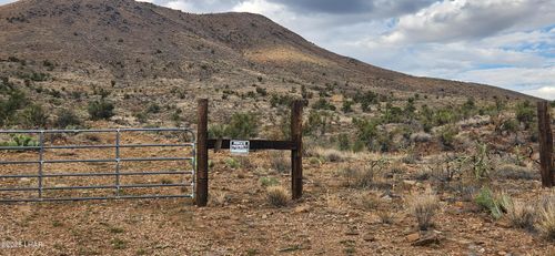 2984 N Faith Ridge Rd, Kingman, AZ, 86401-8022 | Card Image