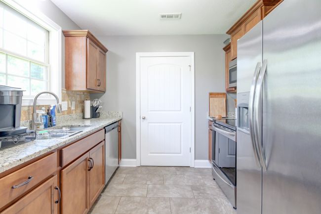1029 Charles Thomas Dr, House other with 3 bedrooms, 2 bathrooms and 2 parking in Clarksville TN | Image 12