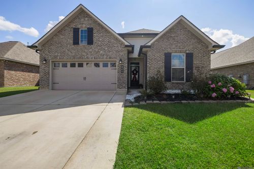 845 Beaumont Dr, Gonzales, LA, 70737-8647 | Card Image