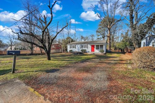 1512 N Deal Ave, Newton, NC, 28658-3711 | Card Image