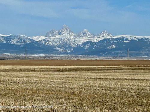 8465 W Ridge Rd, Tetonia, ID, 83452-5062 | Card Image