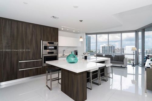 1710-851 Ne 1st Ave, Miami, FL, 33132-1841 | Card Image