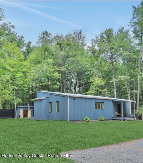 377 Pennsylvania Ave, Palenville, NY, 12463-2610 | Card Image