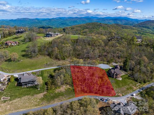 83-416 Summerset Dr, Hendersonville, NC, 28792-0155 | Card Image