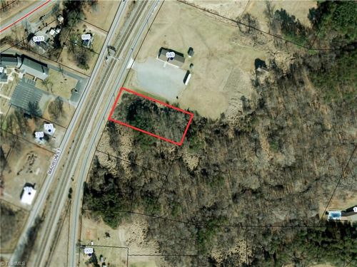 tract-a-00 Ne Market St, Reidsville, NC, 27320 | Card Image