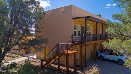 17129 W Buckhorn Dr, Peeples Valley, AZ, 86332-8717 | Card Image