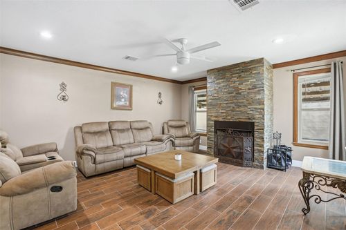 25436 Northampton, New Caney, TX, 77357-4586 | Card Image