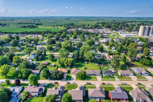 505 W Meadow Dr, Prairie City, IA, 50228-7797 | Card Image