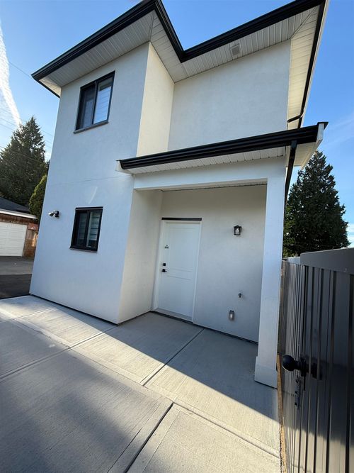 9727 129a Street, Surrey, BC, V5H1V7 | Card Image