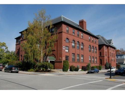 apt-101-124 Orange St, Manchester, NH, 03104-6056 | Card Image