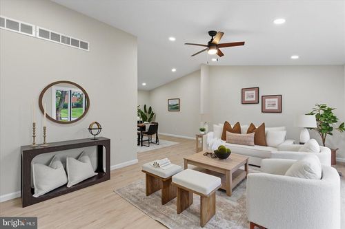 11 Oak Hollow Ct, Baltimore, MD, 21208-1854 | Card Image