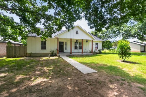 403 Lynch St, Smithville, TX, 78957-2515 | Card Image