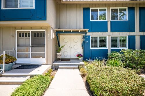 4237 Larwin Ave, Cypress, CA, 90630-4147 | Card Image