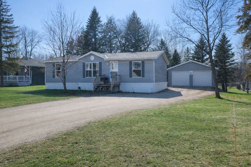 114 Pine St Nw, New London, MN, 56273-9576 | Card Image