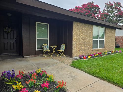 1909 Schumac Ln, Bedford, TX, 76022-6808 | Card Image