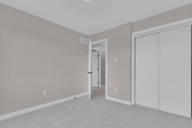 736 Cashmere Terr, House attached with 3 bedrooms, 4 bathrooms and 1 parking in Ottawa ON | Image 31