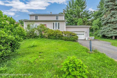 913 Moltke Ave, Scranton, PA, 18505-2623 | Card Image