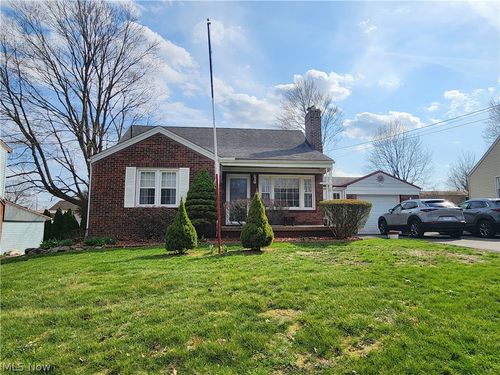 2451 W Manor Ave, Youngstown, OH, 44514-1546 | Card Image