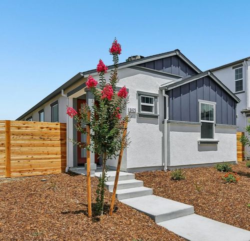 6425 Ventris Walk, Sacramento, CA, 95823-7434 | Card Image